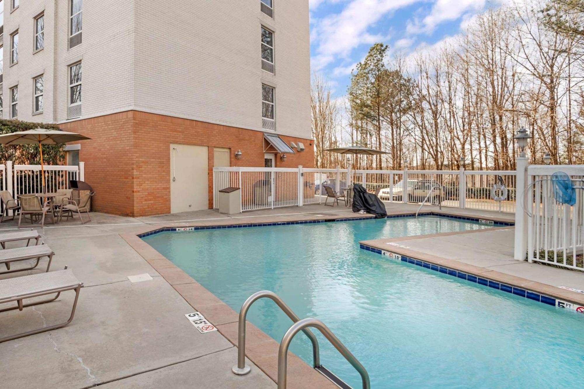 Comfort Suites Near Birkdale Village- Huntersville Esterno foto